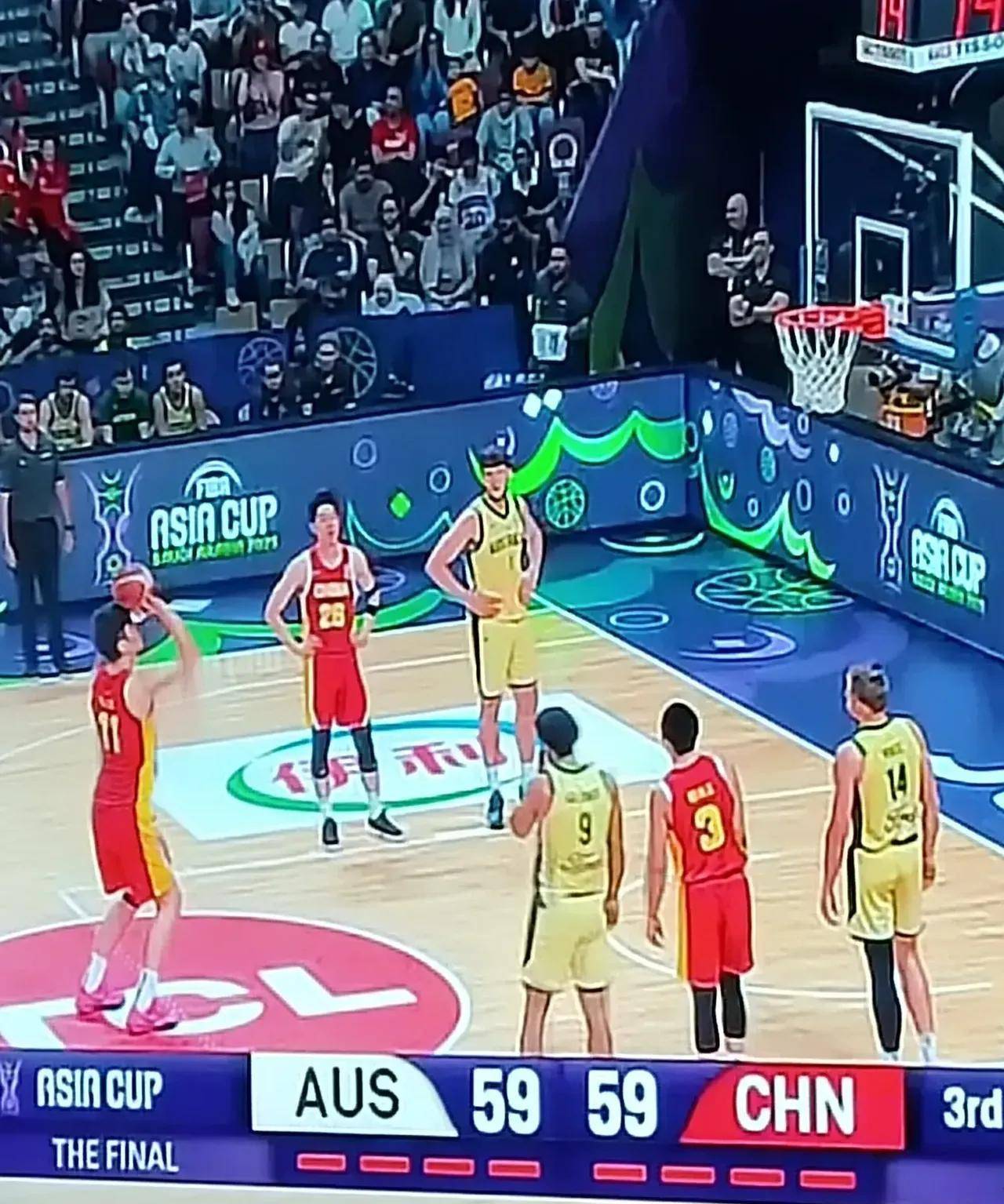 开云体育在线-亚洲杯篮球赛中东方队夺冠成功，掌声雷动