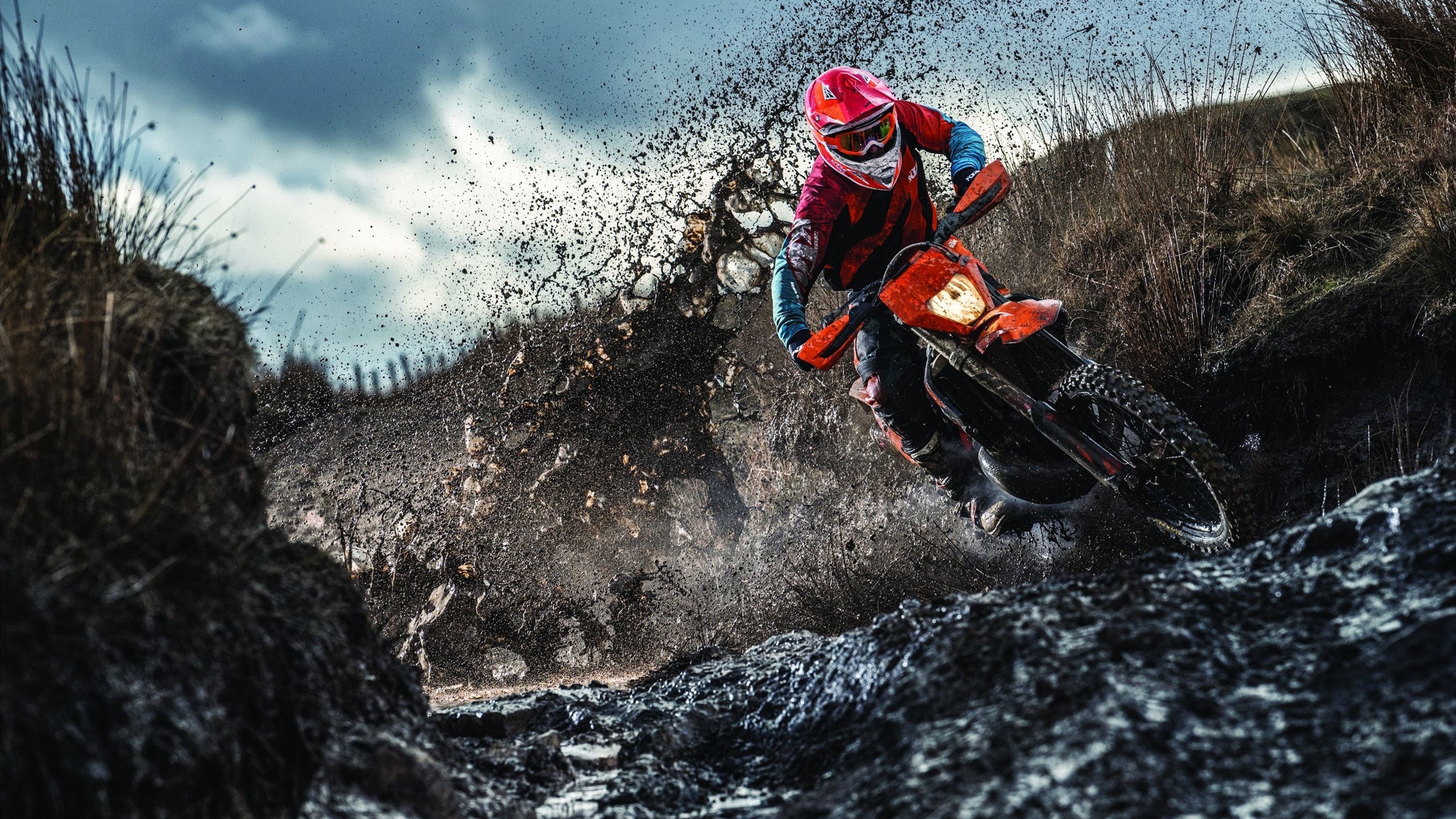 从洪都拉斯奇迹到欧冠舞台,当边缘人在决定性的夜晚接管比赛