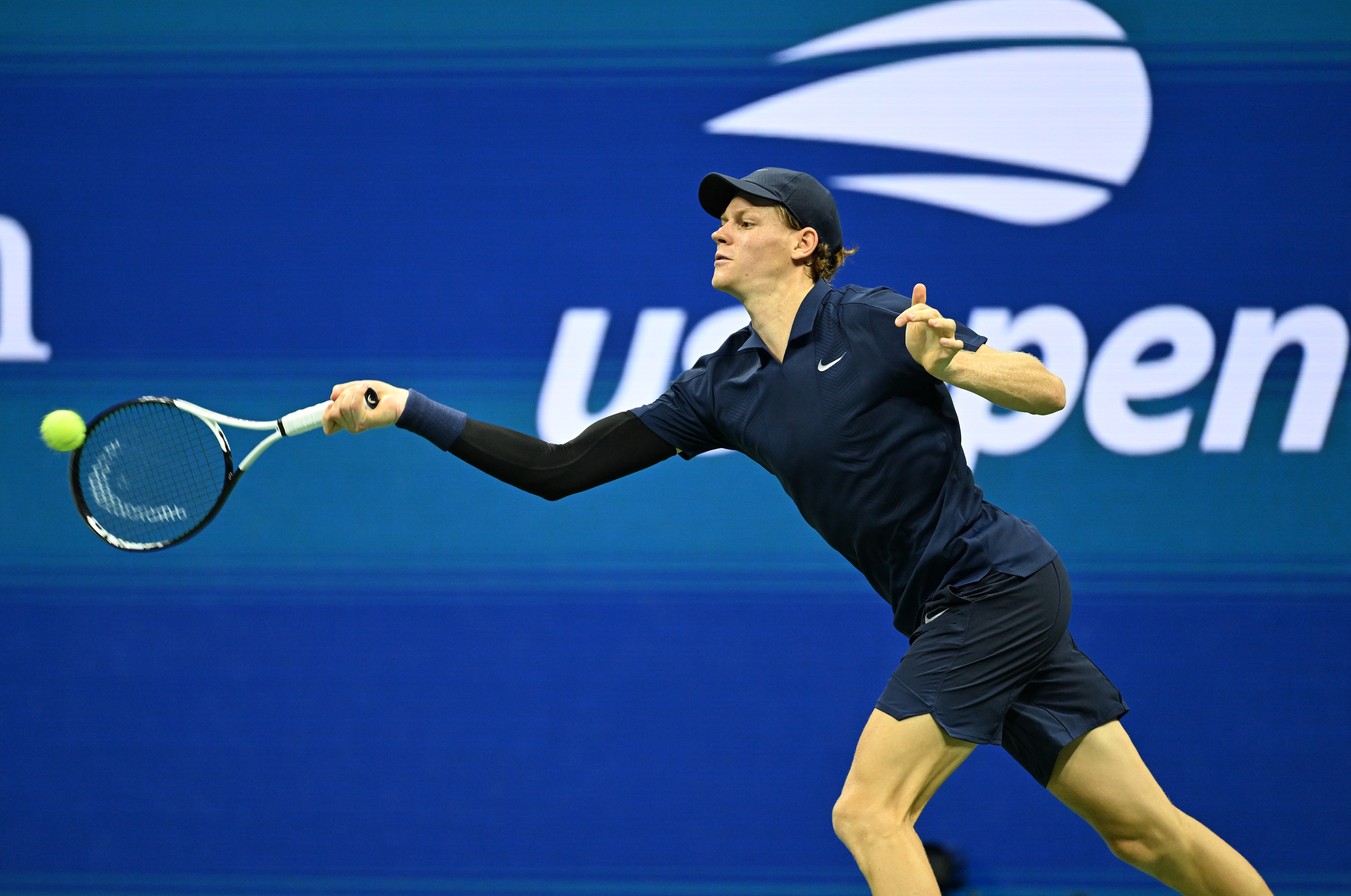 美网绝杀年终总决赛,辛纳统治全场 美网绝杀年终总决赛,辛纳统治全场